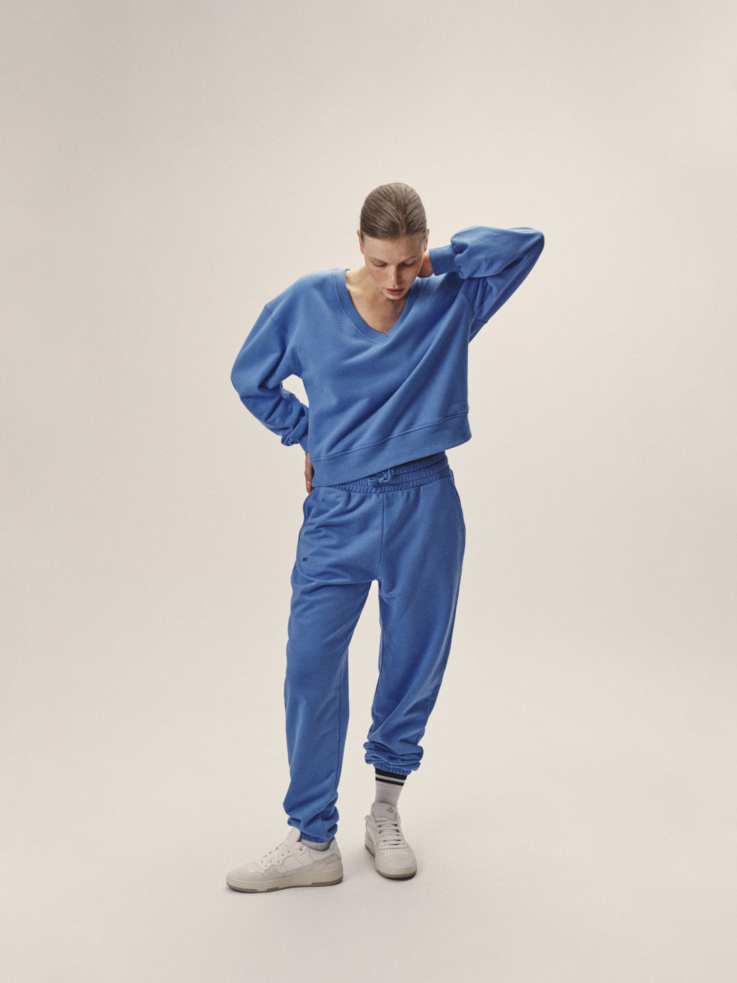 https://www.urbankissed.com/images/detailed/424/WOTE-Damen-Frauen-Sweatpants-Jogginghose-Loungewear-Organic-Cotton-Bio-Baumwolle-nachhaltig-OCS100-blau_16558_0uwp-np.jpg