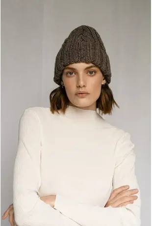 Cable Knit Beanie Wool Caramel Brown 